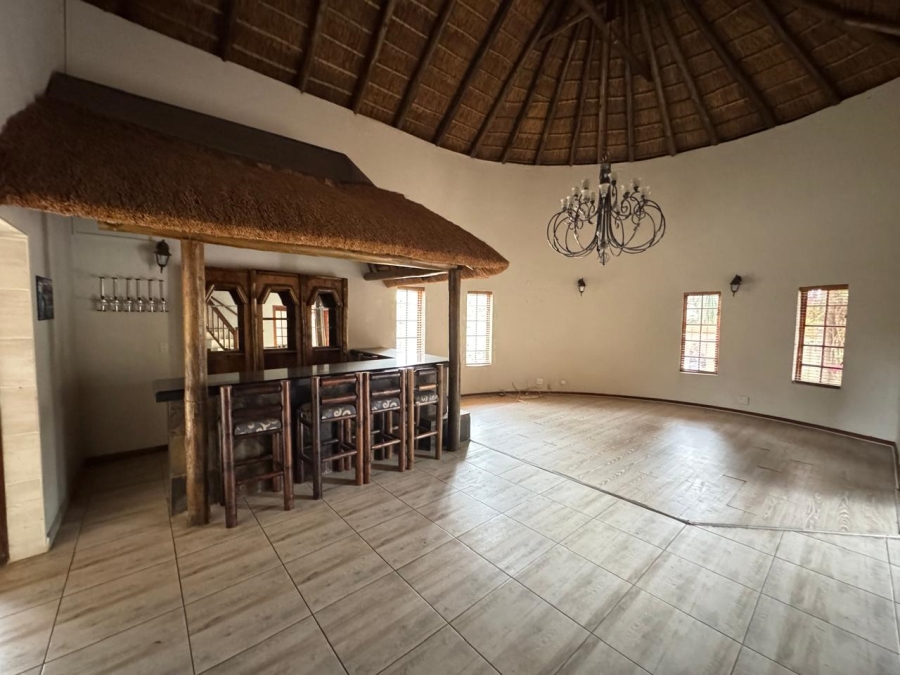 To Let 4 Bedroom Property for Rent in Melodie North West